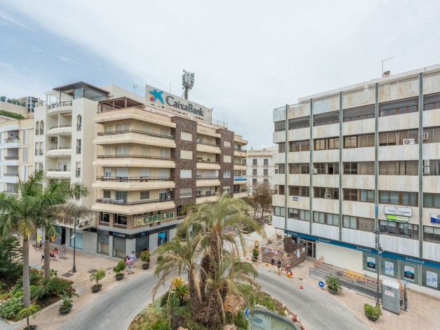 Apartamento con 3 Dormitorios  en Estepona