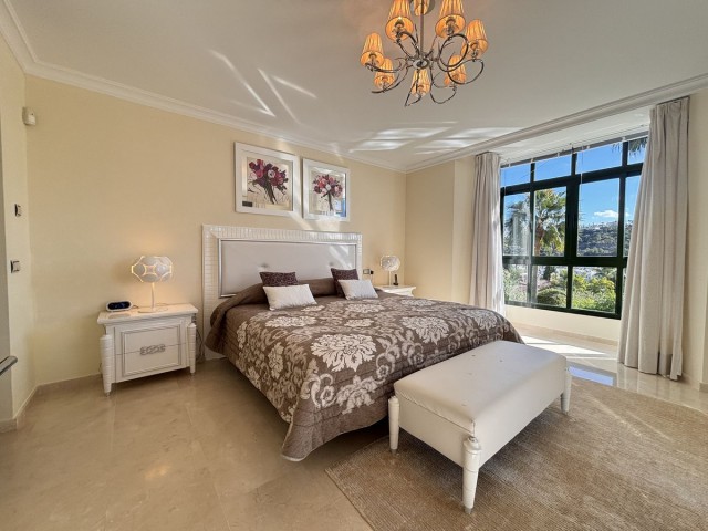 7 Bedrooms Villa in Benahavís