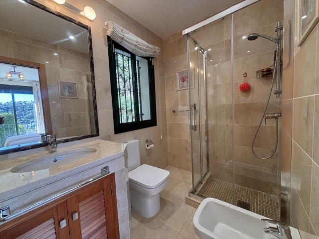 7 Bedrooms Villa in Benahavís