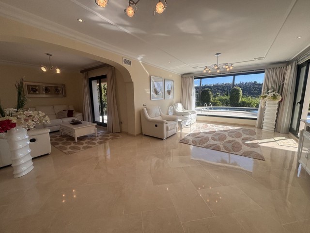 7 Soveroms Villa i Benahavís