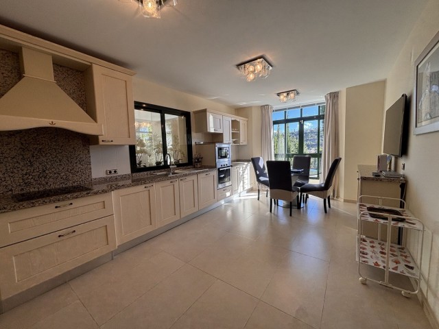 7 Bedrooms Villa in Benahavís