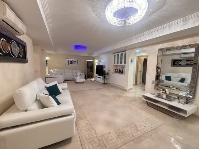 7 Bedrooms Villa in Benahavís