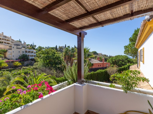 4 Bedrooms Villa in Elviria