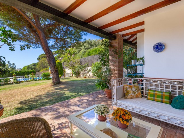 4 Soveroms Villa i Elviria