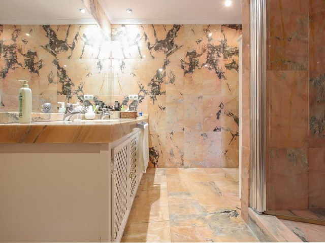 3 Makuuhuoneen Huoneisto Nueva Andalucía