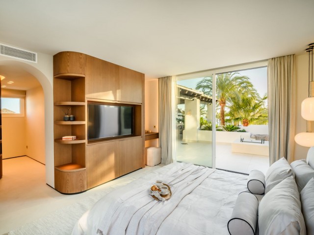 Apartamento con 3 Dormitorios  en Estepona