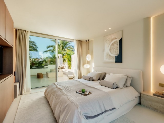 Apartamento con 3 Dormitorios  en Estepona