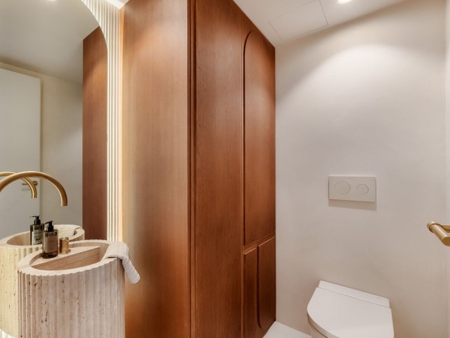 Apartamento con 3 Dormitorios  en Estepona