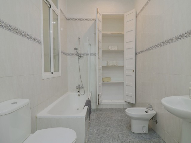 5 Bedrooms Apartment in Málaga