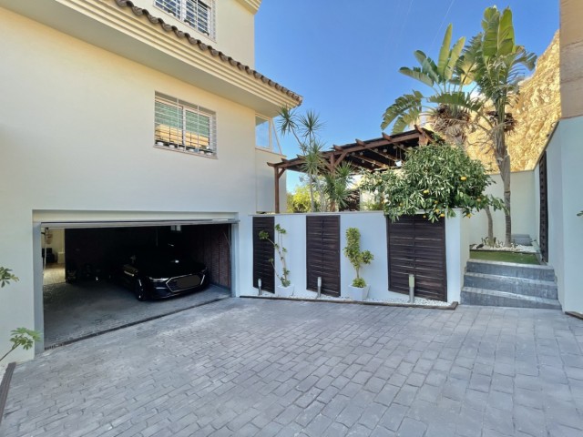 4 Bedrooms Villa in Málaga