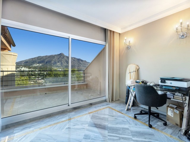 3 Makuuhuoneen Huoneisto Nueva Andalucía