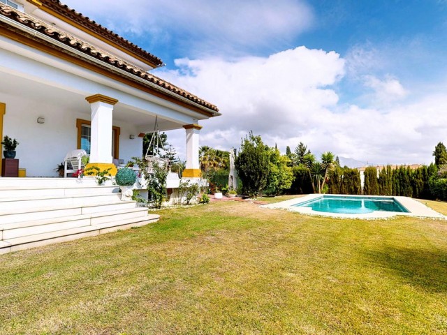 7 Makuuhuoneen Huvila Guadalmina Alta