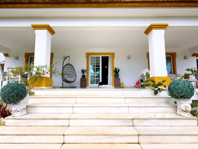 7 Makuuhuoneen Huvila Guadalmina Alta