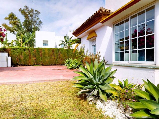 7 Makuuhuoneen Huvila Guadalmina Alta