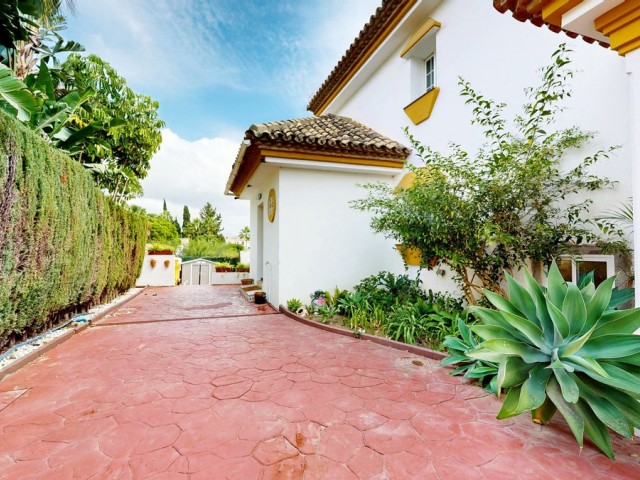 7 Makuuhuoneen Huvila Guadalmina Alta