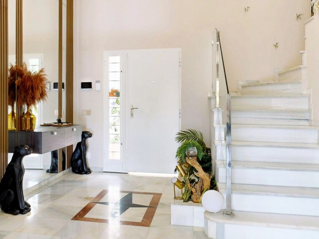 7 Makuuhuoneen Huvila Guadalmina Alta