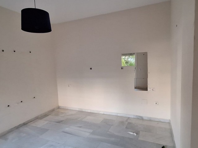 2 Bedrooms Apartment in Elviria