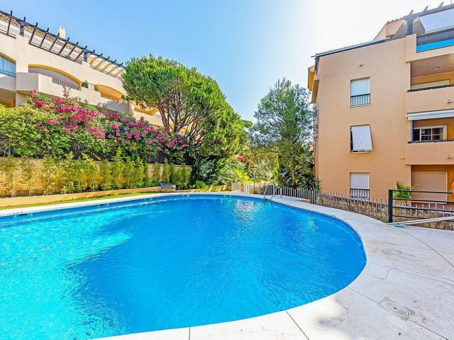 Apartment, Elviria, R5216416