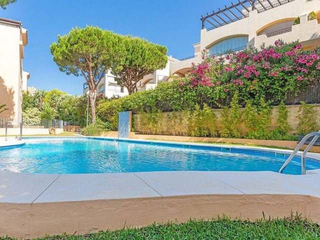 Apartment, Elviria, R5216416