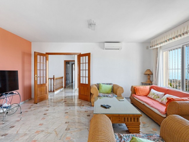 3 Bedrooms Villa in Benalmadena