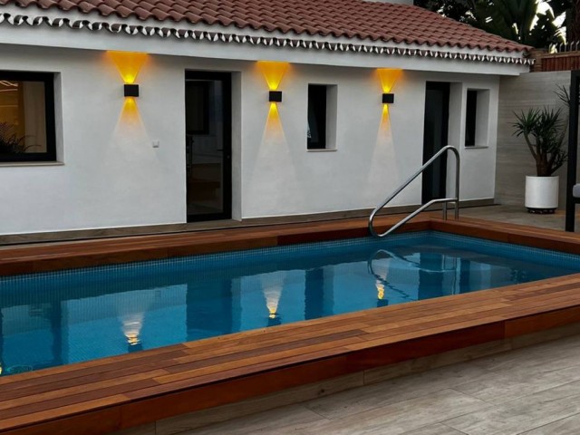 5 Slaapkamer Villa in Costabella