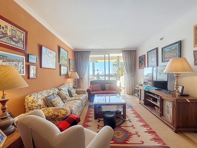 2 Bedrooms Apartment in La Duquesa