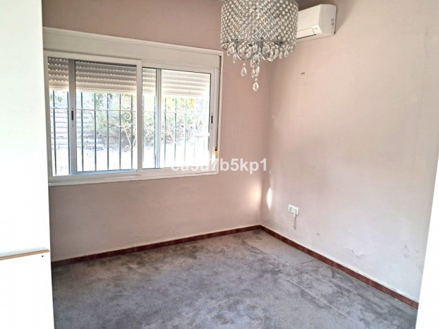 Villa avec 5 Chambres  à Estepona