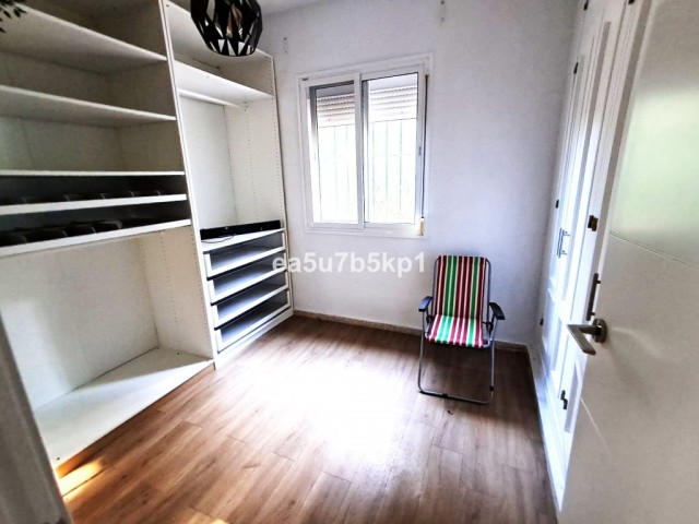 Villa avec 5 Chambres  à Estepona