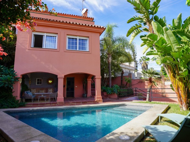 Villa, Nueva Andalucia