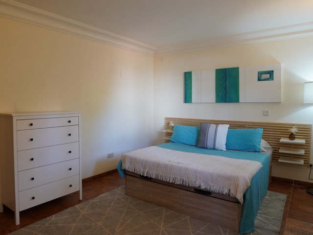 Villa avec 4 Chambres  à Nueva Andalucía