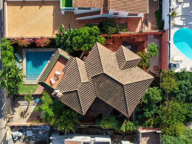 Villa avec 4 Chambres  à Nueva Andalucía