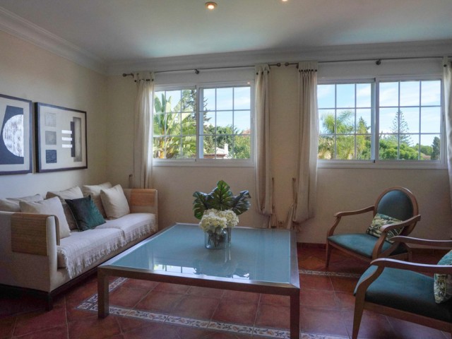 Villa avec 4 Chambres  à Nueva Andalucía