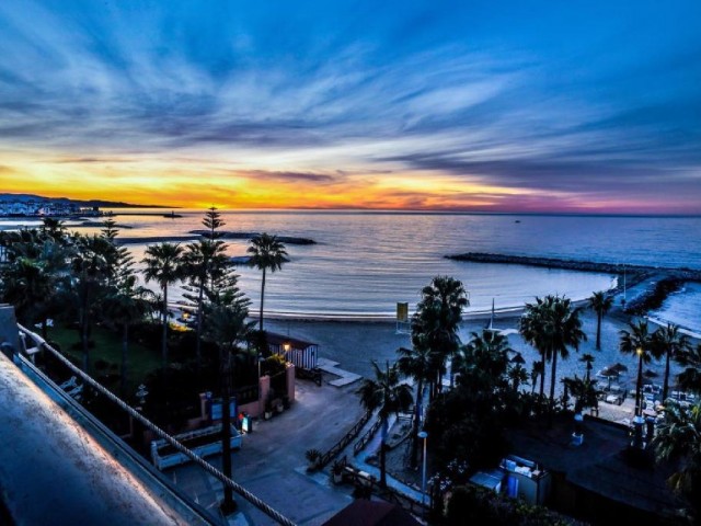 Commercial, Puerto Banús