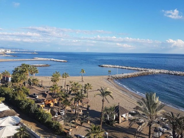 Kommersiell i Puerto Banús