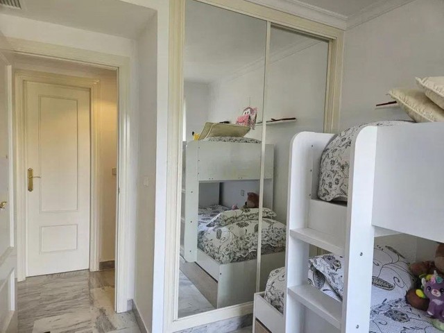 2 Soveroms Leilighet i Nueva Andalucía