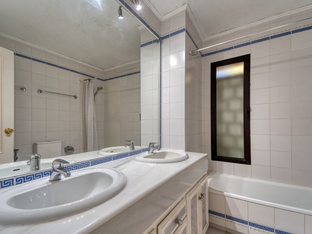 4 Soveroms Villa i Nueva Andalucía