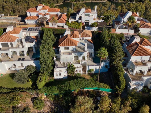 4 Schlafzimmer Villa in Nueva Andalucía