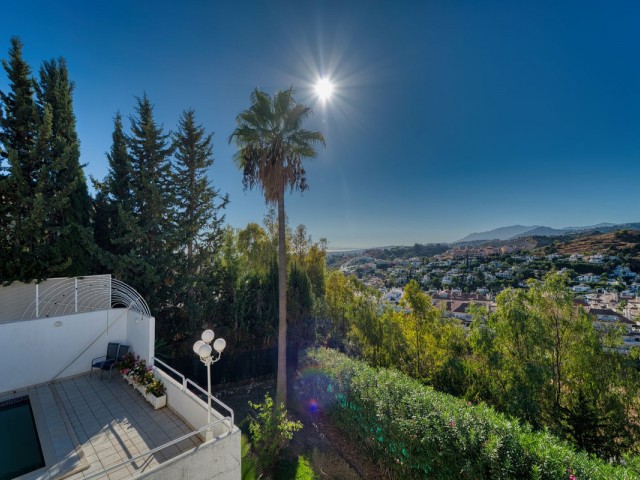 4 Schlafzimmer Villa in Nueva Andalucía