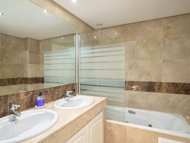 2 Makuuhuoneen Huoneisto Río Real