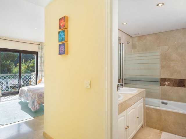 Apartment, Rio Real, R5216704