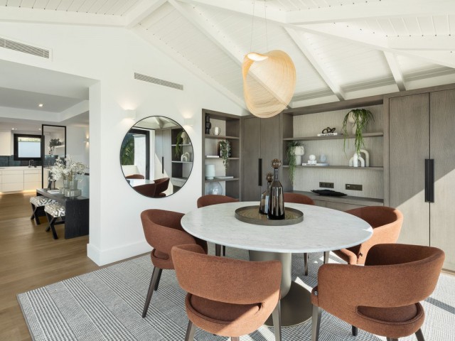 5 Bedrooms Villa in Nueva Andalucía