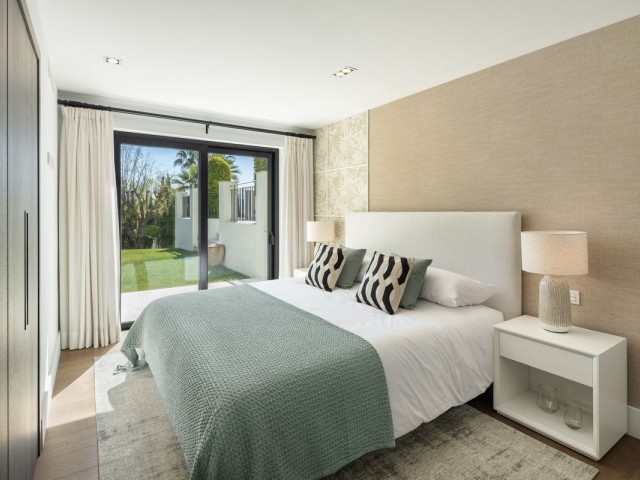 5 Bedrooms Villa in Nueva Andalucía