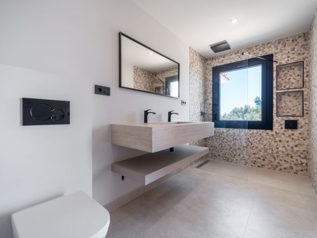 5 Bedrooms Villa in La Cala de Mijas