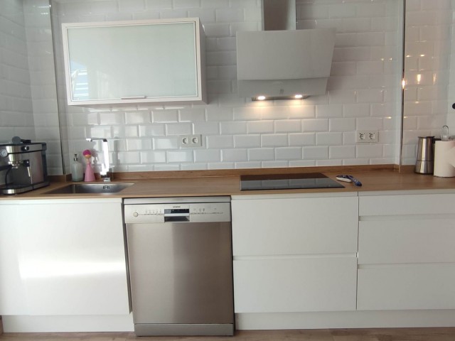 Adosado con 4 Dormitorios  en Alhaurín de la Torre