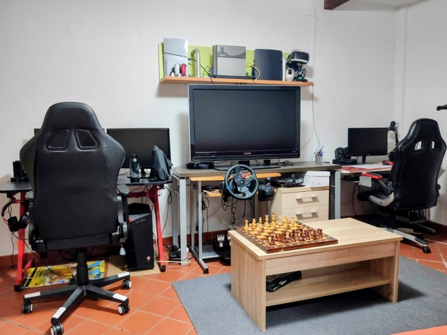 Adosado con 4 Dormitorios  en Alhaurín de la Torre