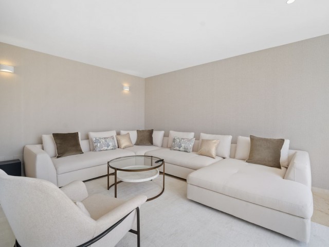 Villa avec 5 Chambres  à Nueva Andalucía