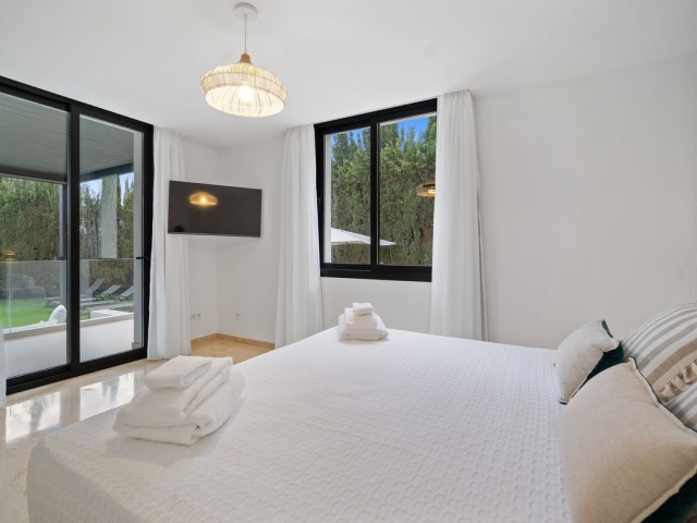 Villa avec 5 Chambres  à Nueva Andalucía