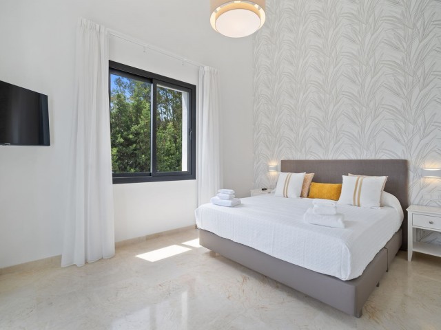 Villa avec 5 Chambres  à Nueva Andalucía