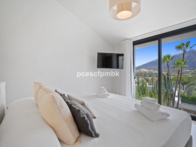 Villa con 5 Dormitorios  en Nueva Andalucía