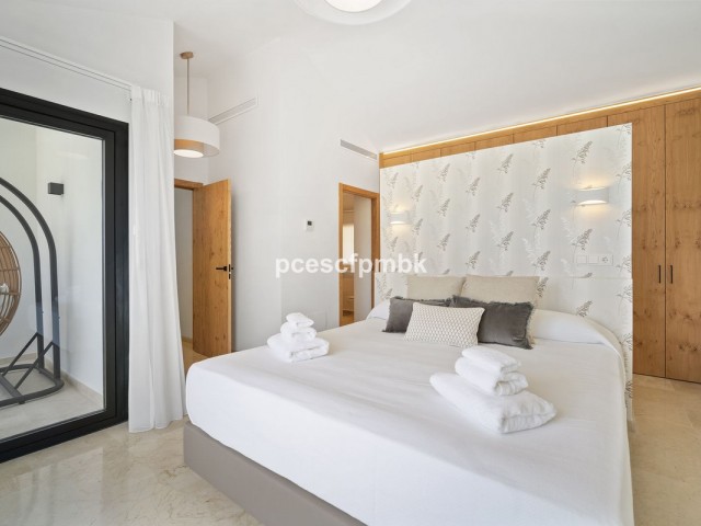 Villa con 5 Dormitorios  en Nueva Andalucía